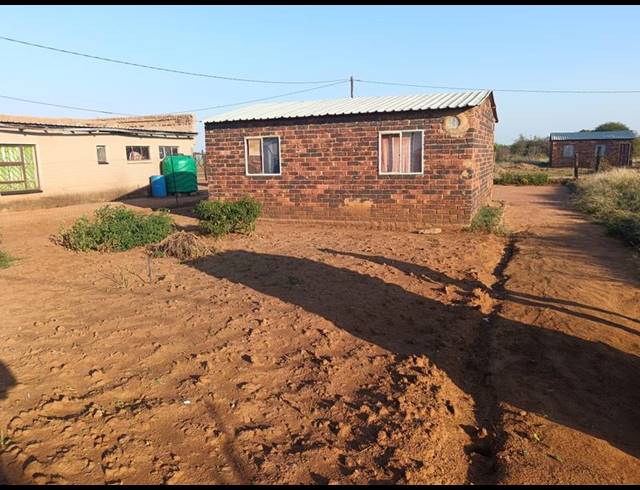 2 BEDROOM HOUSE FOR SALE IN MATHIBESTAD